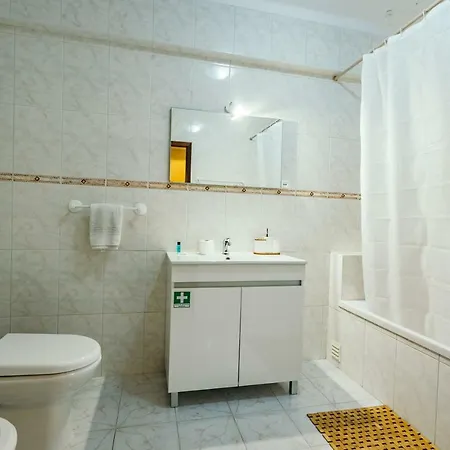 Best Houses 25: Charming Apartment, Great Location *